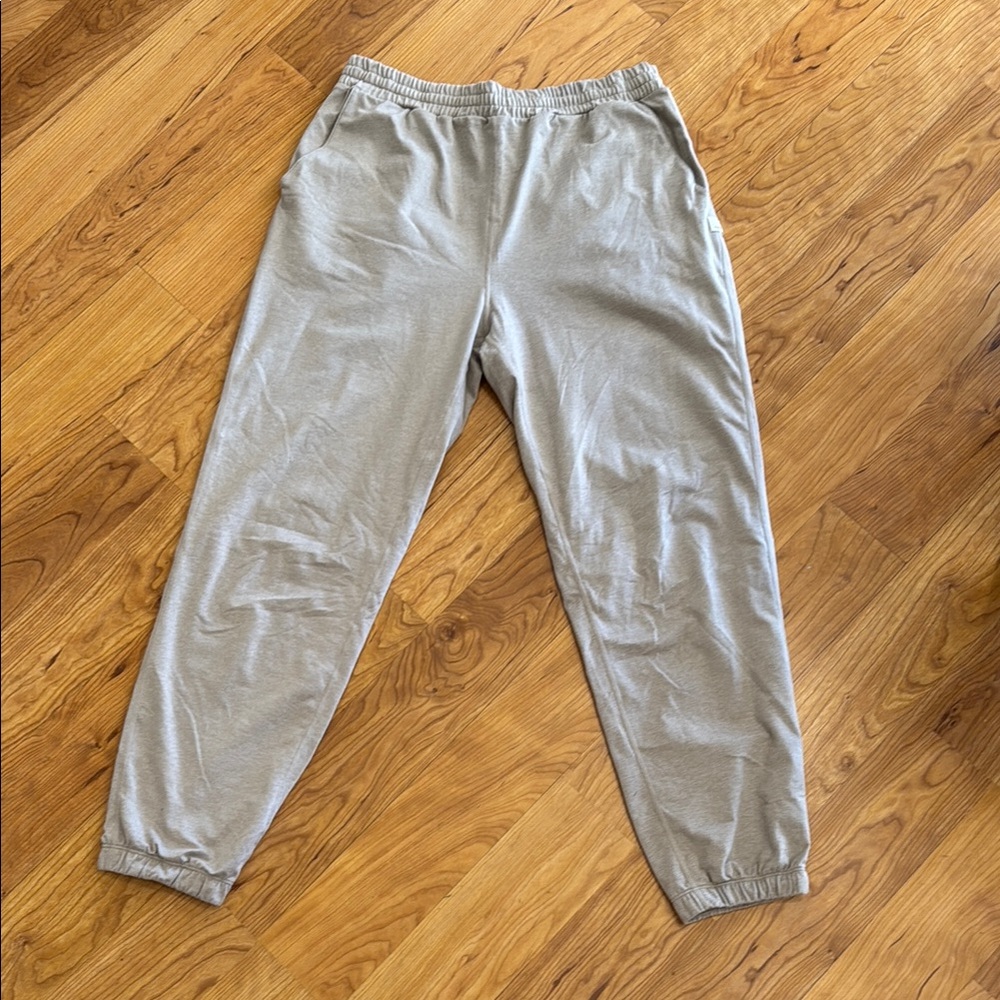 Women’s Vuori Gray Jogger Pants